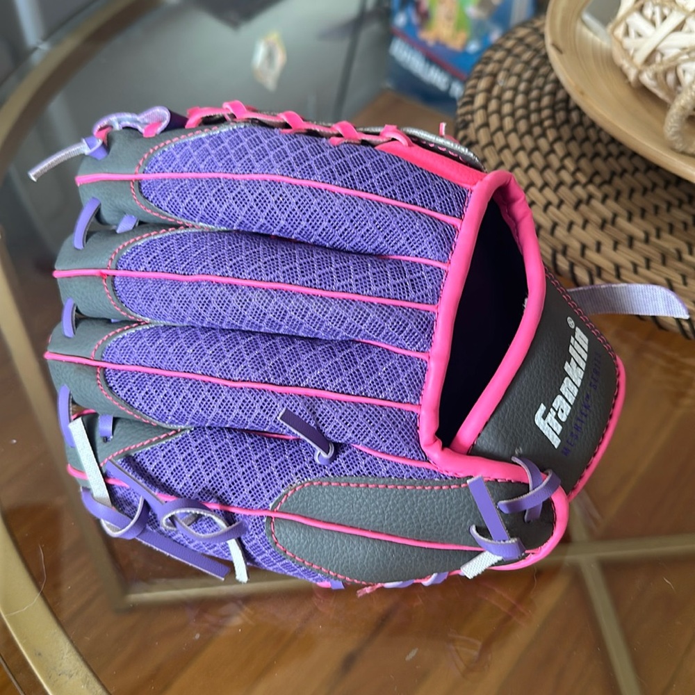 Franklin Sports 22867 9.5'' Tee Ball Meshtek Glove Purple gray Pink RHT